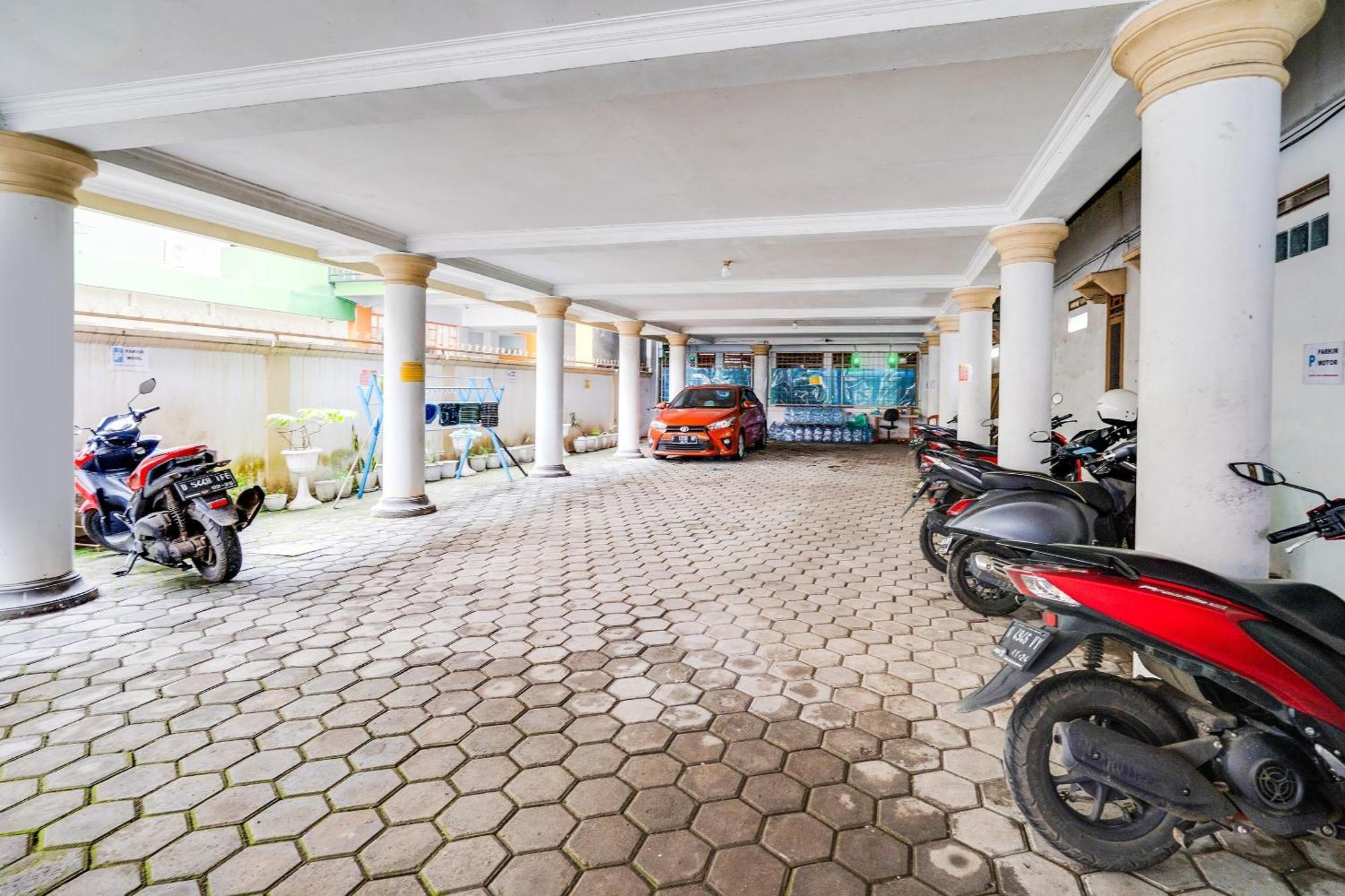 Oyo Life 91994 Sawerigading Jatinangor Syariah Hotell Sayang Exteriör bild
