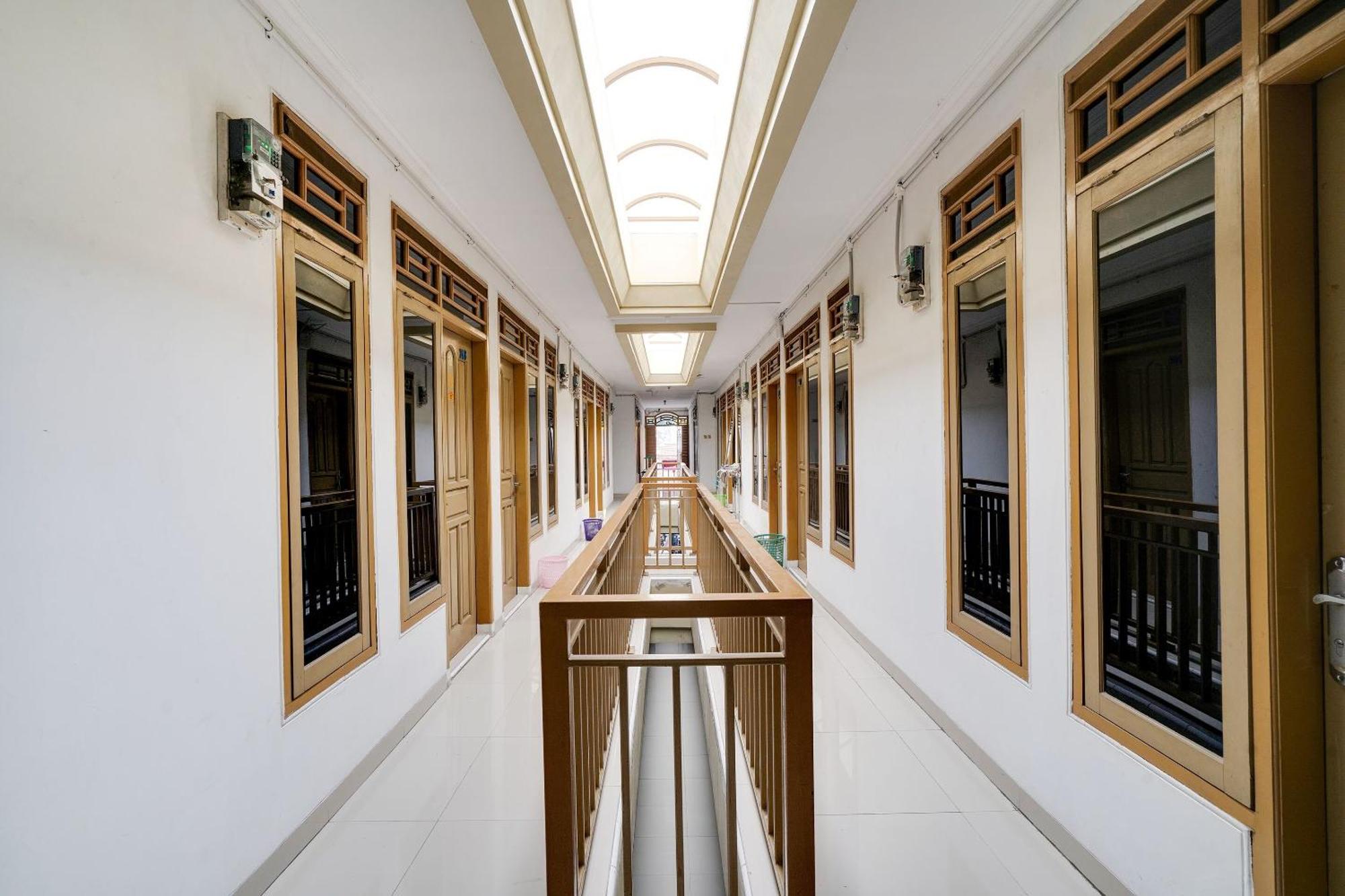 Oyo Life 91994 Sawerigading Jatinangor Syariah Hotell Sayang Exteriör bild