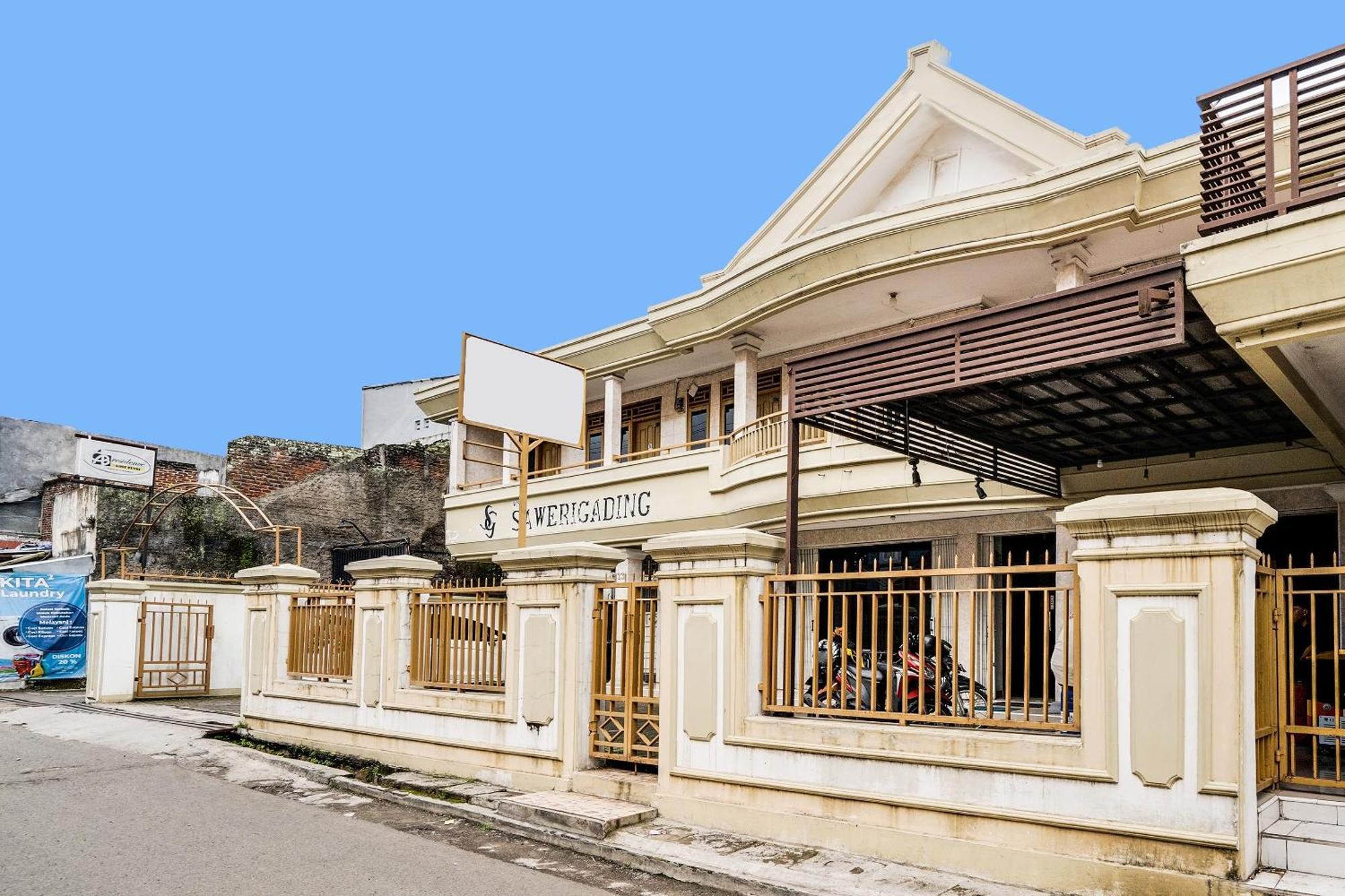 Oyo Life 91994 Sawerigading Jatinangor Syariah Hotell Sayang Exteriör bild